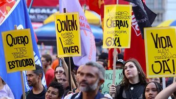 Governo promete ofensiva para acabar com jornada de 6 dias de trabalho