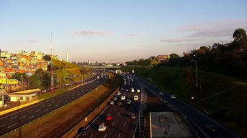 Litoral paulista tem duas rodovias com pontos de lentidão nesta manhã de quarta (28)