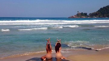 Naturistas aproveitando a praia