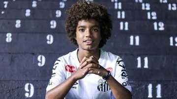Santos acerta permanência do atacante Kauan Basile após quase ida para o Athletico