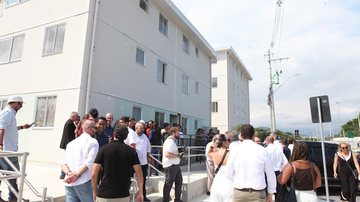 Santos entrega mais de 500 apartamentos e assina convênio para novas moradias na Vila Gilda