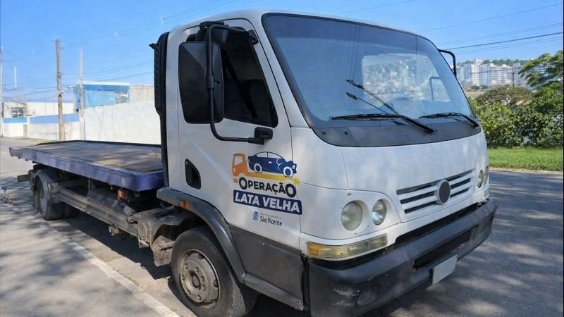 São Vicente inicia operação para retirar veículos abandonados das ruas