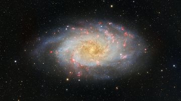 Semelhante à Via Láctea: James Webb encontra galáxia antiga que surpreende cientistas
