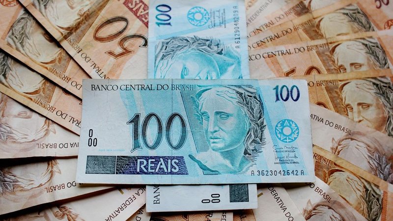 Caged revela os 100 maiores salários de 2025 em SP