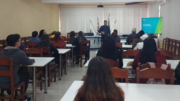CDL Santos Praia recebe currículos para Programa Caça Talentos