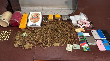 Dupla tenta fugir com drogas, mas é interceptada e presa pela DISE em Itanhaém