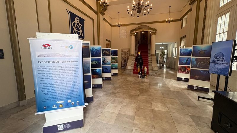 Exposição leva belezas da Laje de Santos ao Centro Histórico da cidade