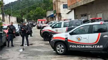 Gate invade imóvel e liberta mulher mantida refém pelo marido em Guarujá