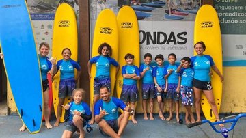 Projeto Ondas retoma 'Surfando Valores IV' e abre inscrições no Guarujá