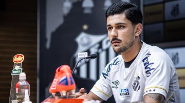 Santos sofre transfer ban e não consegue regularizar novo reforço