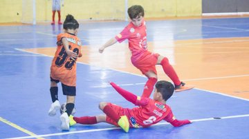 São Vicente abre inscrições para treinos gratuitos de futsal no Ginásio Dondinho