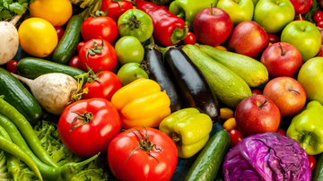 Tomates, pepinos, beringelas, abobrinhas e outros legumes