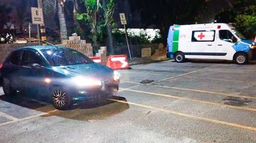 Ambulância e carro colidem na Via Expressa Sul em Praia Grande
