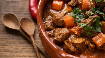 Carne cozida na panela