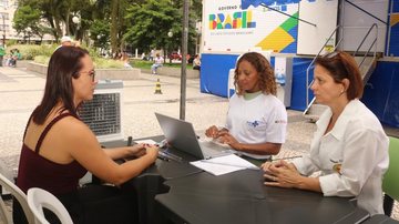 Carreta da saúde da mulher oferece mamografia sem agendamento em Santos