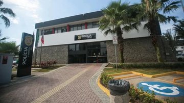Mulher morre após ficar inconsciente dentro de piscina em Praia Grande