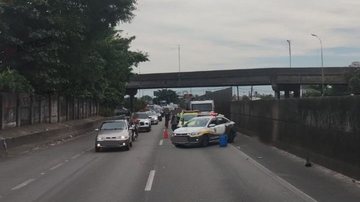 Pedestre morre atropelado ao tentar atravessar rodovia dos Imigrantes, em São Vicente