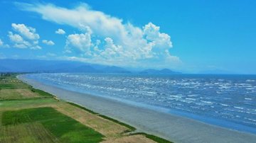 Praia das Flexeiras em Caraguatatuba tranquilidade, mar calmo e lazer para toda a família