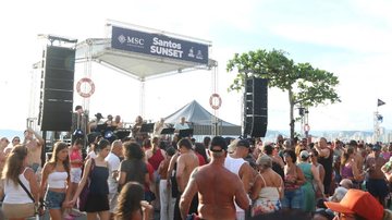 Santos Sunset retorna à Ponta da Praia com show e feira neste fim de semana