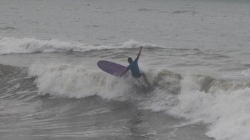 Seleção de surfe em Santos oferta 15 vagas para equipe de longboard