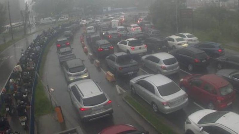 Travessia do litoral paulista registra demora na manhã desta segunda (30); acompanhe