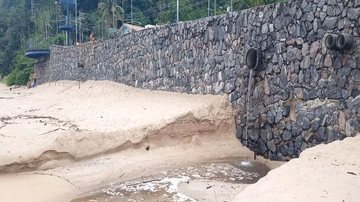 Vistoria investiga possível escoamento irregular na praia de Boiçucanga