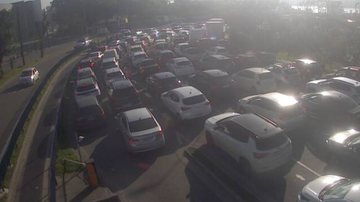 Acompanhe as travessias do litoral paulista na manhã desta terça (14)