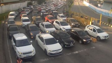 Acompanhe as travessias do litoral paulista na manhã deste sábado (25)
