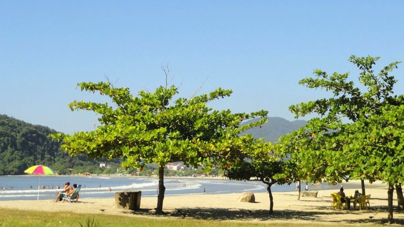 Praia do Perequê-Açu une infraestrutura completa e fácil acesso em Ubatuba