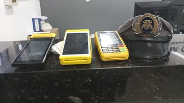 Falsos vendedores de espetinhos são presos por golpe do cartão em Ubatuba