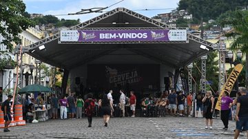 Festival gratuito em Santos reúne cerveja artesanal, shows e oficinas