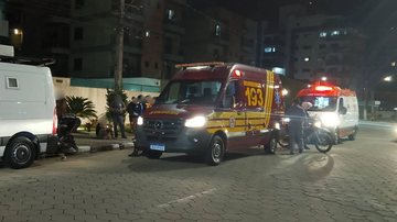 Jovem morre em Caraguatatuba após ser perseguido por carro e colidir contra van