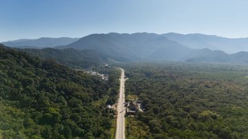 Mogi-Bertioga mantém fluxo moderado nos dois sentidos da via