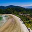 Praia do Engenho é destino reservado com águas calmas entre Juréia e Barra do Una