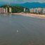 Praia do Gonzaguinha, em São Vicente, combina mar tranquilo e atrações históricas
