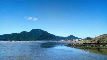 Praia do Guaraú: uma das mais procuradas de Peruíbe