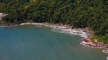 Praia do Índio: local de difícil acesso em Peruíbe