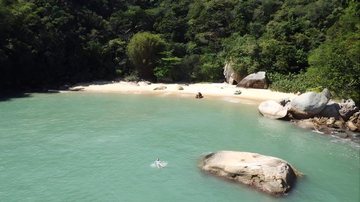 Praia do Moisés: uma das mais isoladas do Guarujá