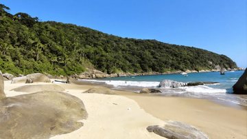 Praia do Saco do Major: isolada e com trajetos desafiantes