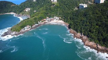 Praia do Sorocotuba: veja a praia do Guarujá com escadaria de 400 degraus