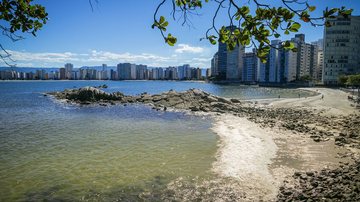 Praia dos Milionários conquista quem busca tranquilidade em São Vicente