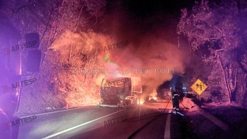 Rodovia do litoral de SP tem dois pontos de interdição na manhã deste domingo (26)