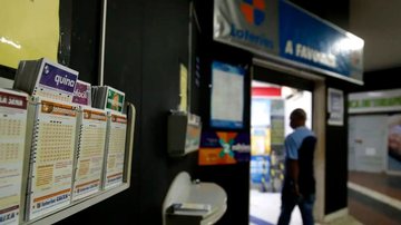 Lotérica com apostadores
