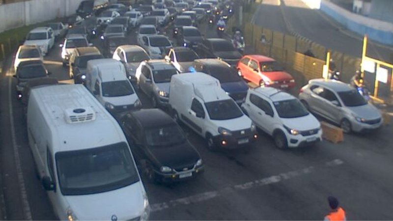 Travessias do litoral paulista registram demora na manhã desta quinta (16); confira