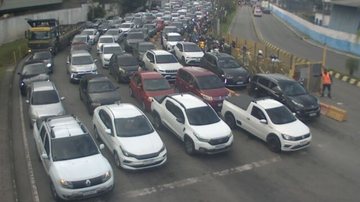 Travessias do litoral de SP tem demora e paralisação na manhã desta quinta (9); acompanhe