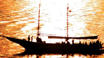 Em Ilhabela, os passeios de escuna saem do píer da praia do Perequê, na região central, com paradas no Jabaquara - Reginaldo Pupo