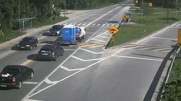 Trânsito no trecho entre Bertioga, e São Sebastião, administrado pelo DER