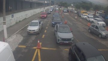 Travessia de Ilhabela volta a registrar fila de até 90 minutos