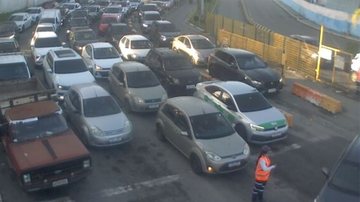 Balsa Santos-Guarujá tem movimentação tranquila na manhã desta segunda (4); veja