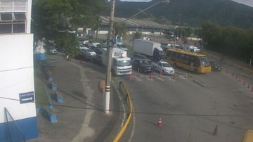 Balsa São Sebastião-Ilhabela registra 30 minutos de fila no embarque neste sábado (9)
